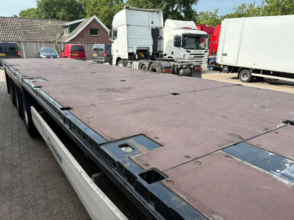 Krone SD Zware kantbalken Twistlocks 2x20 ft 1x 40ft Rongen