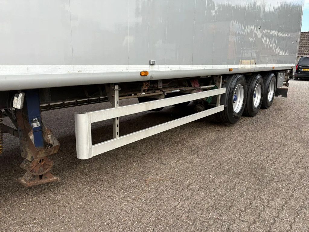 Kraker CF200 92m3, 2X Liftas Cargo Floor