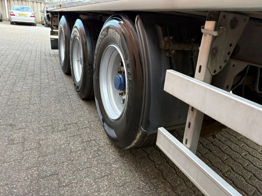 Kraker CF200 92m3, 2X Liftas Cargo Floor