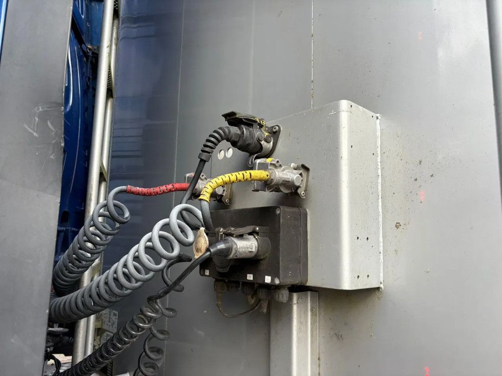 Kraker CF200 92m3, 2X Liftas Cargo Floor