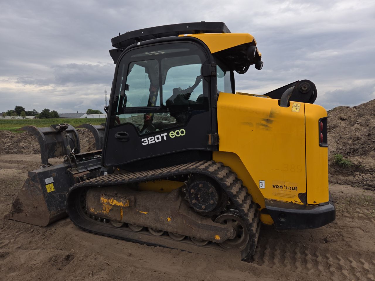 JCB 320T AC Joystick 5400kg trackloader schranklader