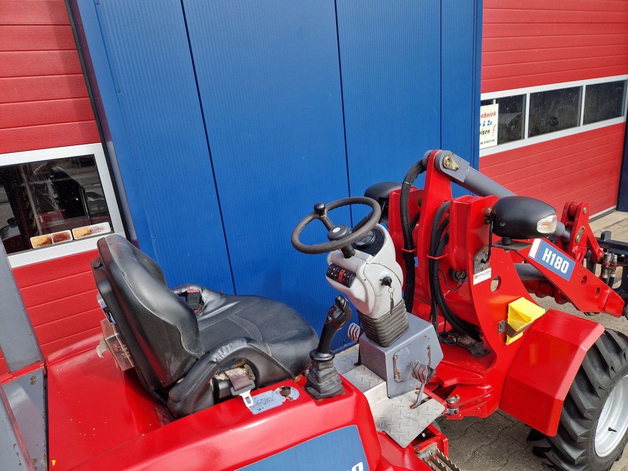 HERACLES H180 SHOVEL 35PK BOUWJAAR 2019