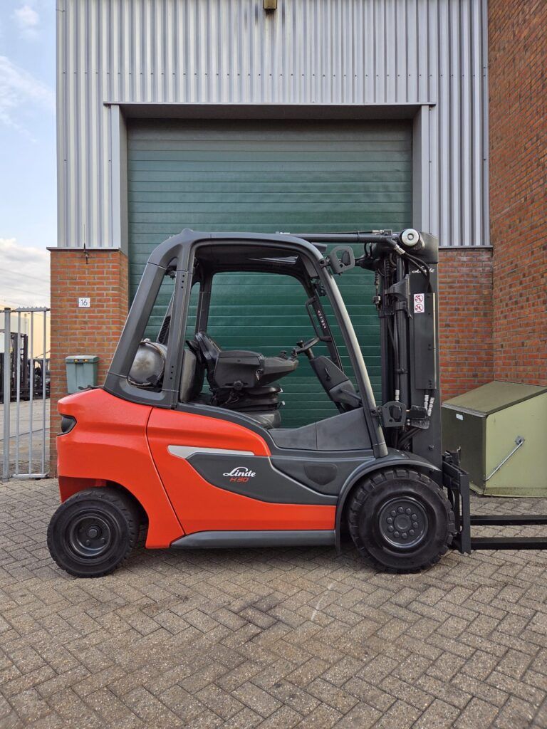 Super mooie LINDE H30T-01 (1202) 2022 LPG HEFTRUCK