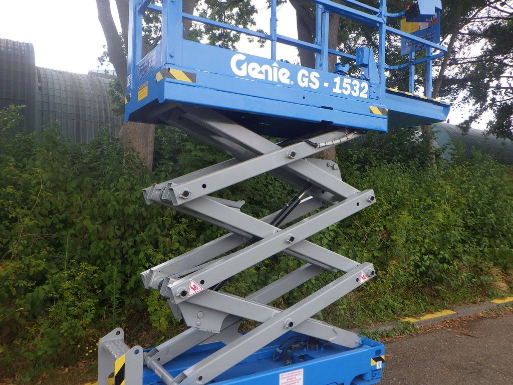 Scissor lift Genie GS-1532 Electric 6.6m 2014