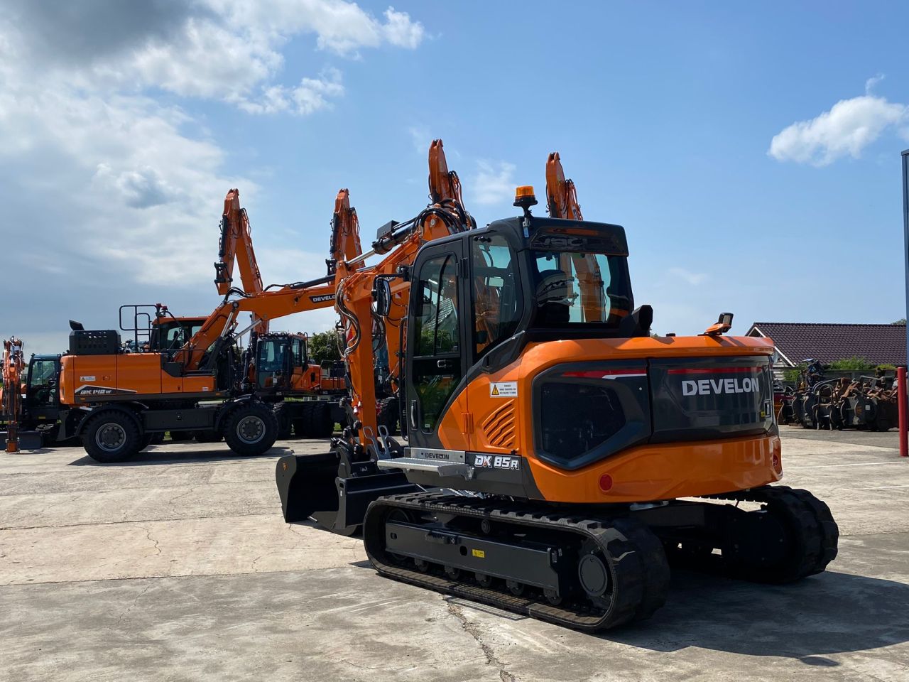 Develon DX85R-7