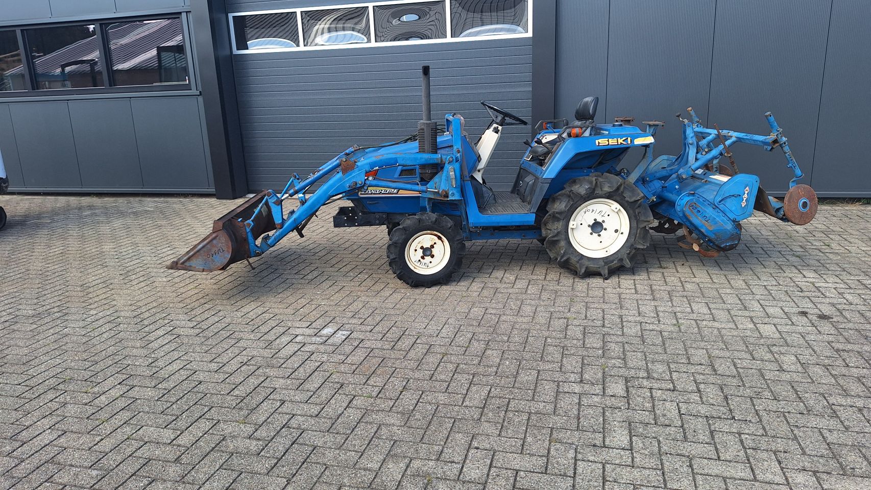Minitractor Iseki Landhope 140 voorlader en frees