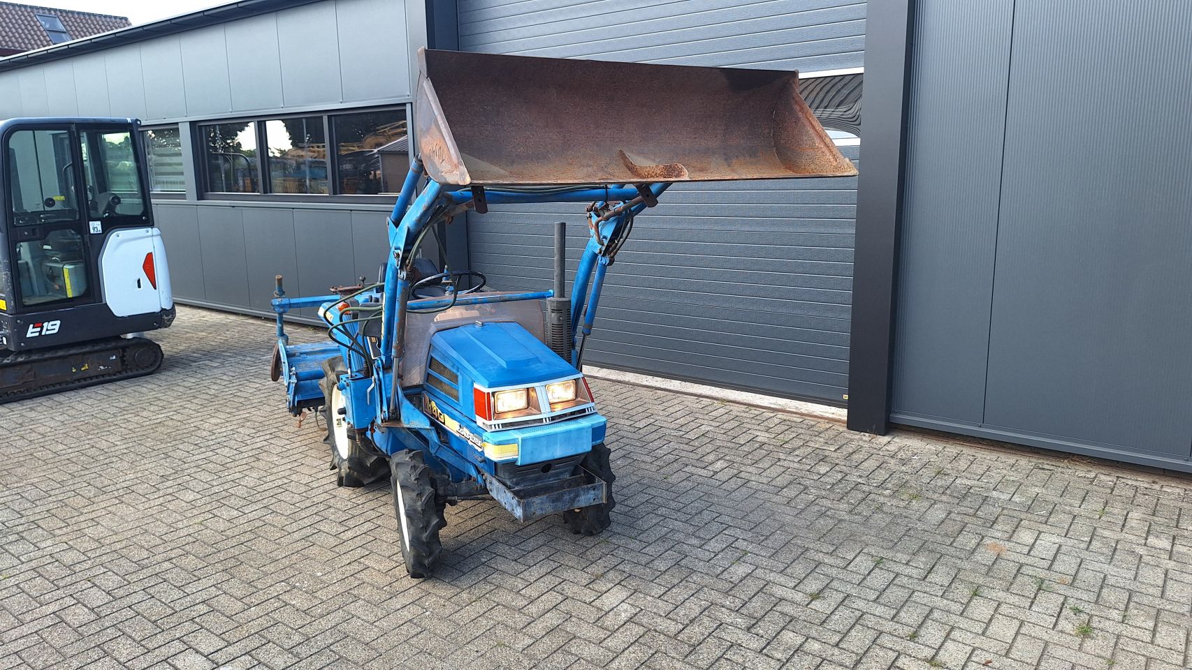 Minitractor Iseki Landhope 140 voorlader en frees