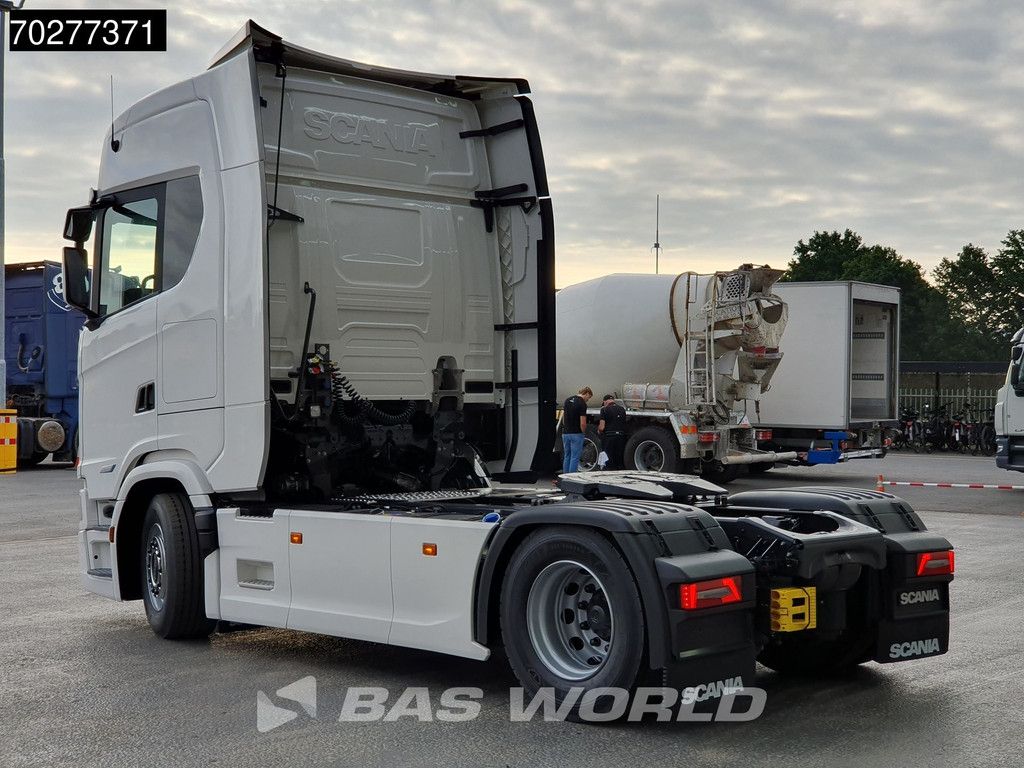 Scania S560 4X2 NEW! Retarder Full-Air 2xTanks Standklima Navi ACC LED Euro 6