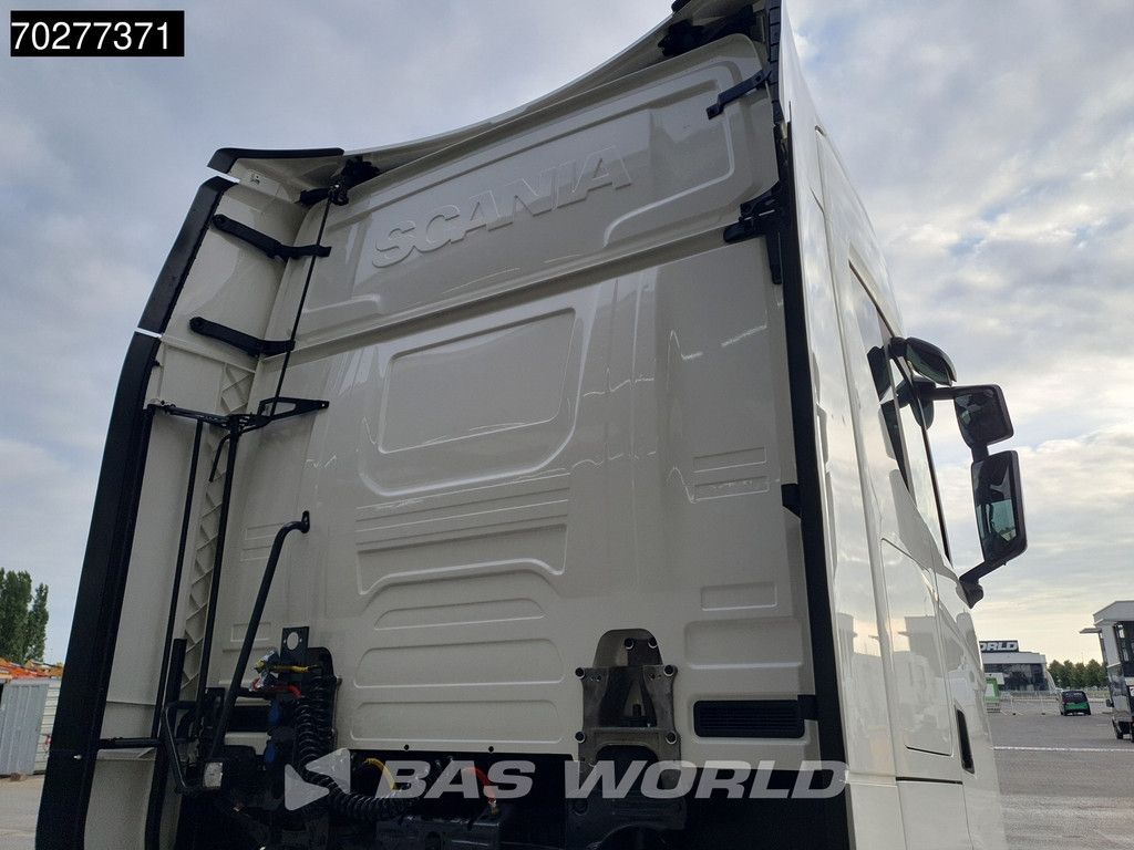 Scania S560 4X2 NEW! Retarder Full-Air 2xTanks Standklima Navi ACC LED Euro 6