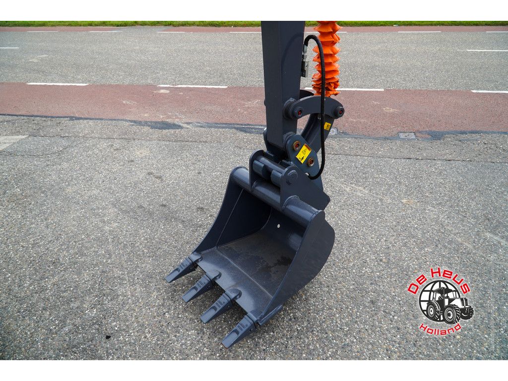 Eurotrac HE26SR