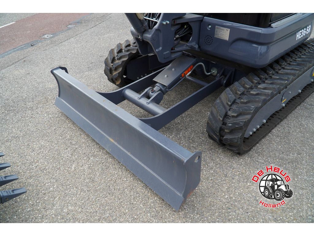 Eurotrac HE36SR