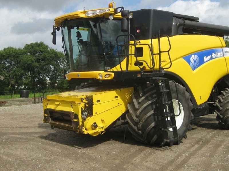New Holland CR9080 + 30” VarioFeed HD