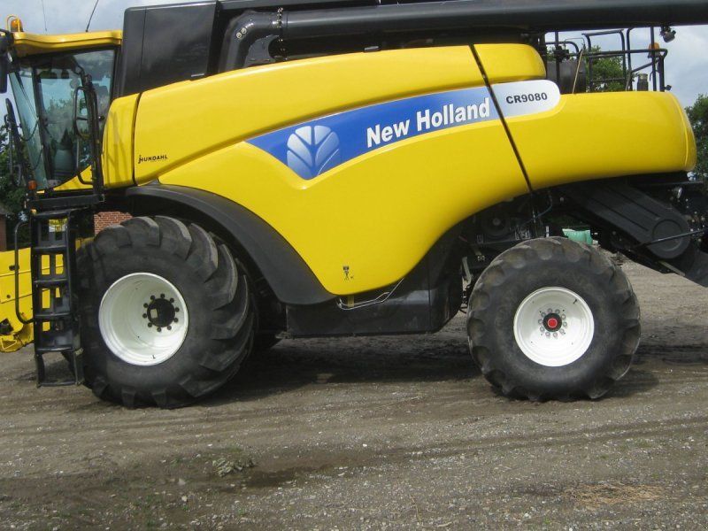 New Holland CR9080 + 30” VarioFeed HD