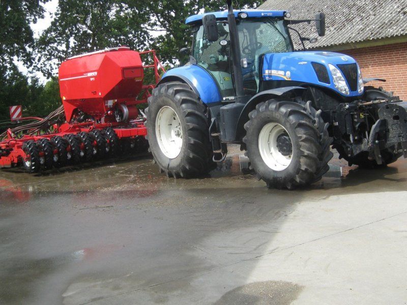 New Holland T7.270 AutoCommand + Horsch Pronto 6DC