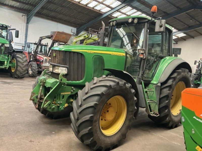John Deere 6820
