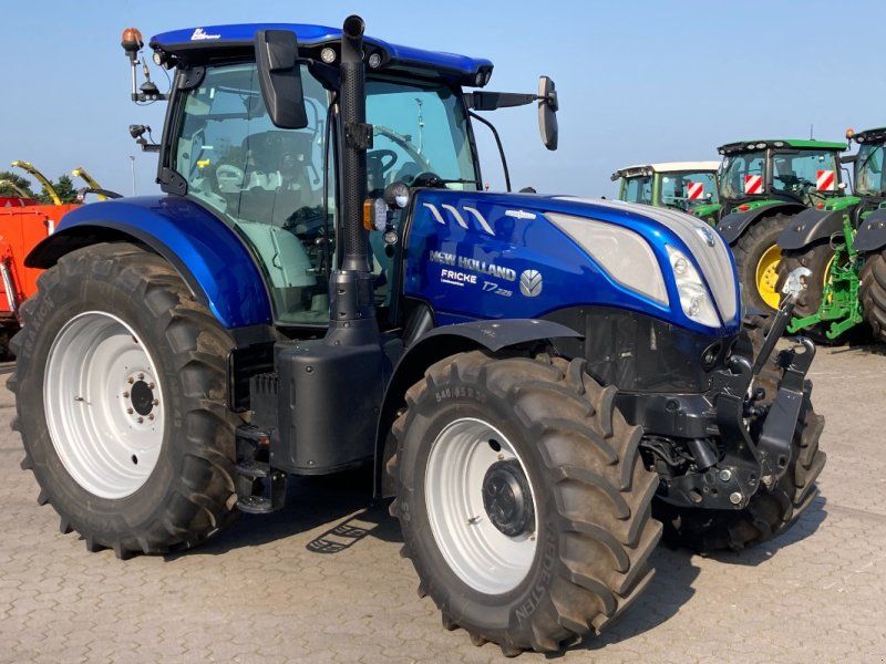 New Holland T 7.225 Blue Power Auto Command