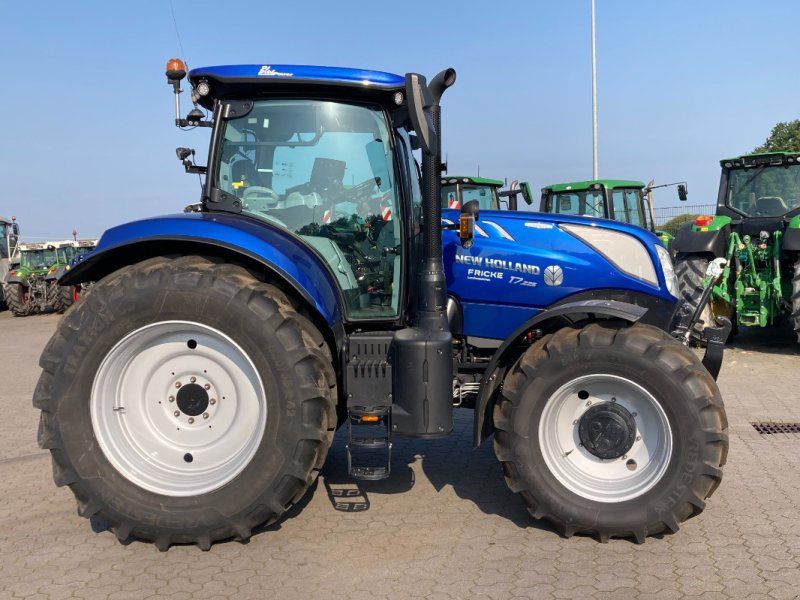 New Holland T 7.225 Blue Power Auto Command