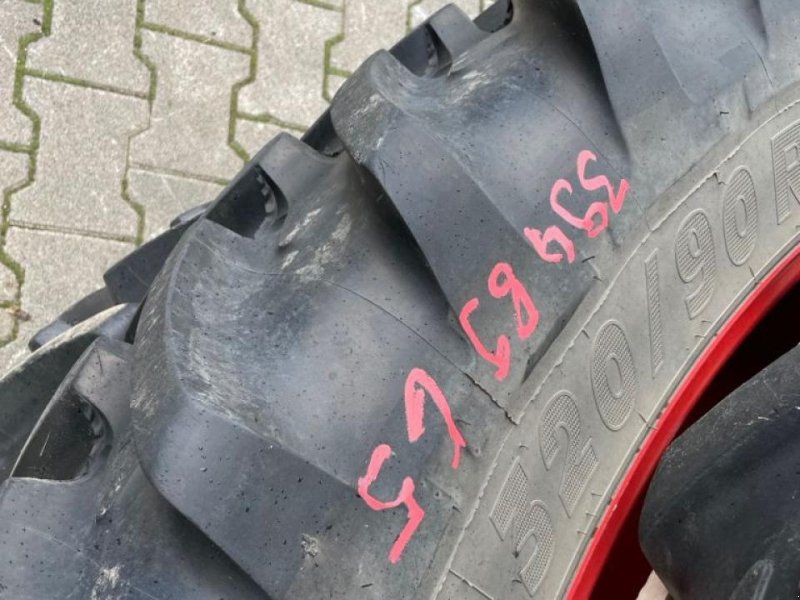 Fendt PFLEGERÄDER 340/85 R36 + 320/90 R54