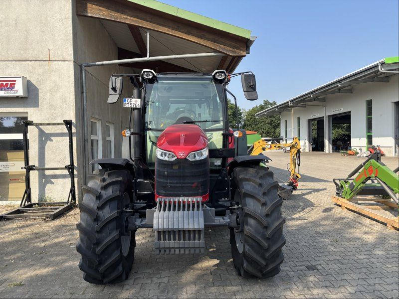 Massey Ferguson 5712M 4WD Cab Essential