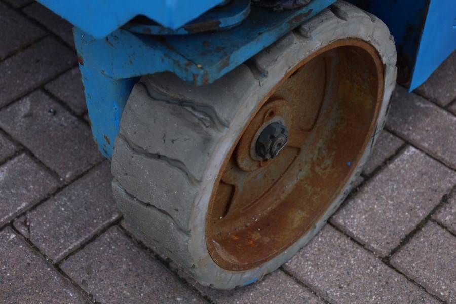 Genie GS3246 Electric, Working Height 11.75 m, 318kg Cap