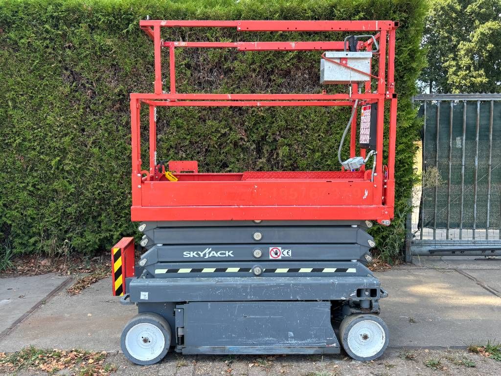 SkyJack SJIII3219 schaarhoogwerker 8m hoogwerker skyjack