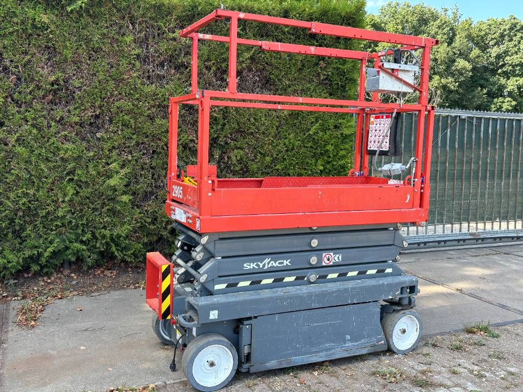 SkyJack SJIII3219 schaarhoogwerker 8m hoogwerker skyjack