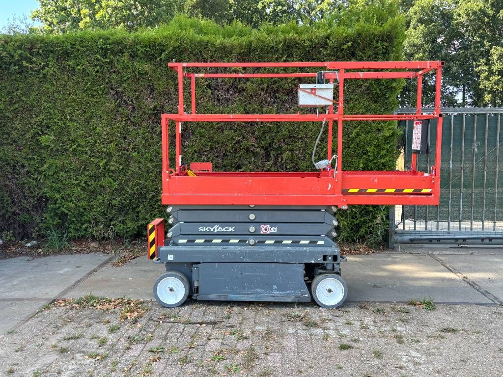 SkyJack SJIII3219 schaarhoogwerker 8m hoogwerker skyjack
