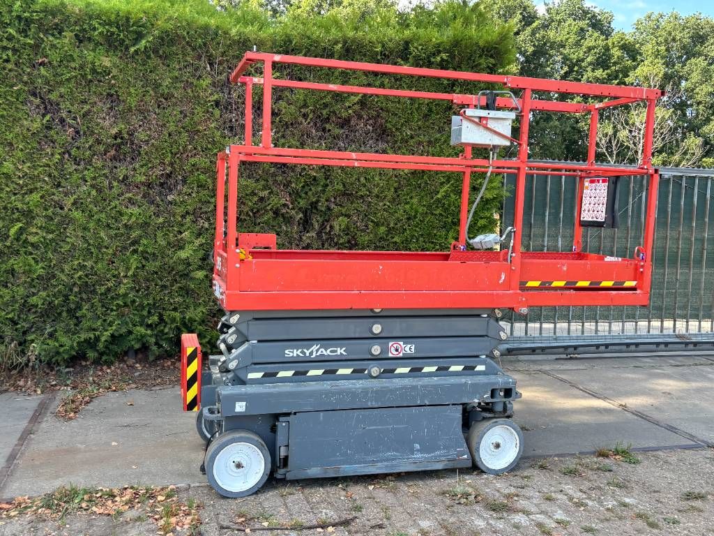SkyJack SJIII3219 schaarhoogwerker 8m hoogwerker skyjack