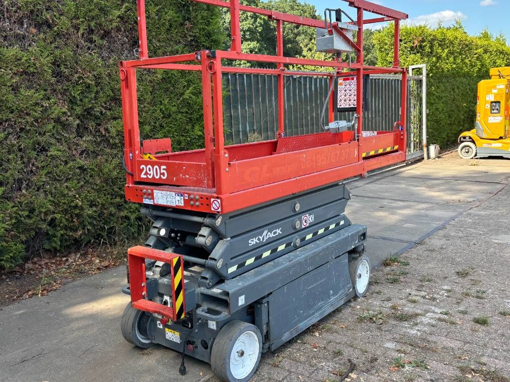 SkyJack SJIII3219 schaarhoogwerker 8m hoogwerker skyjack