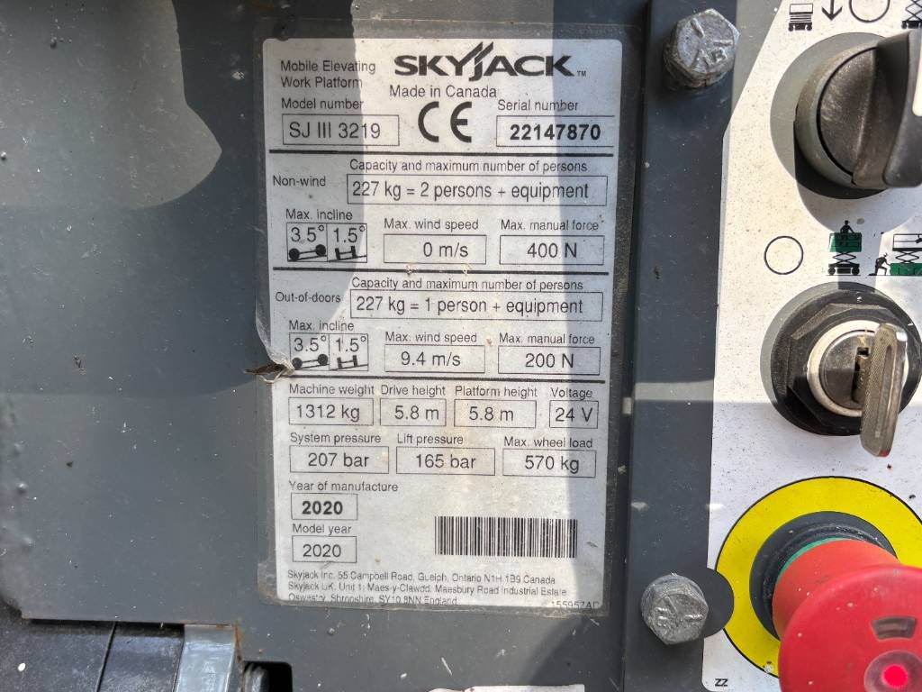 SkyJack SJIII3219 schaarhoogwerker 8m hoogwerker skyjack