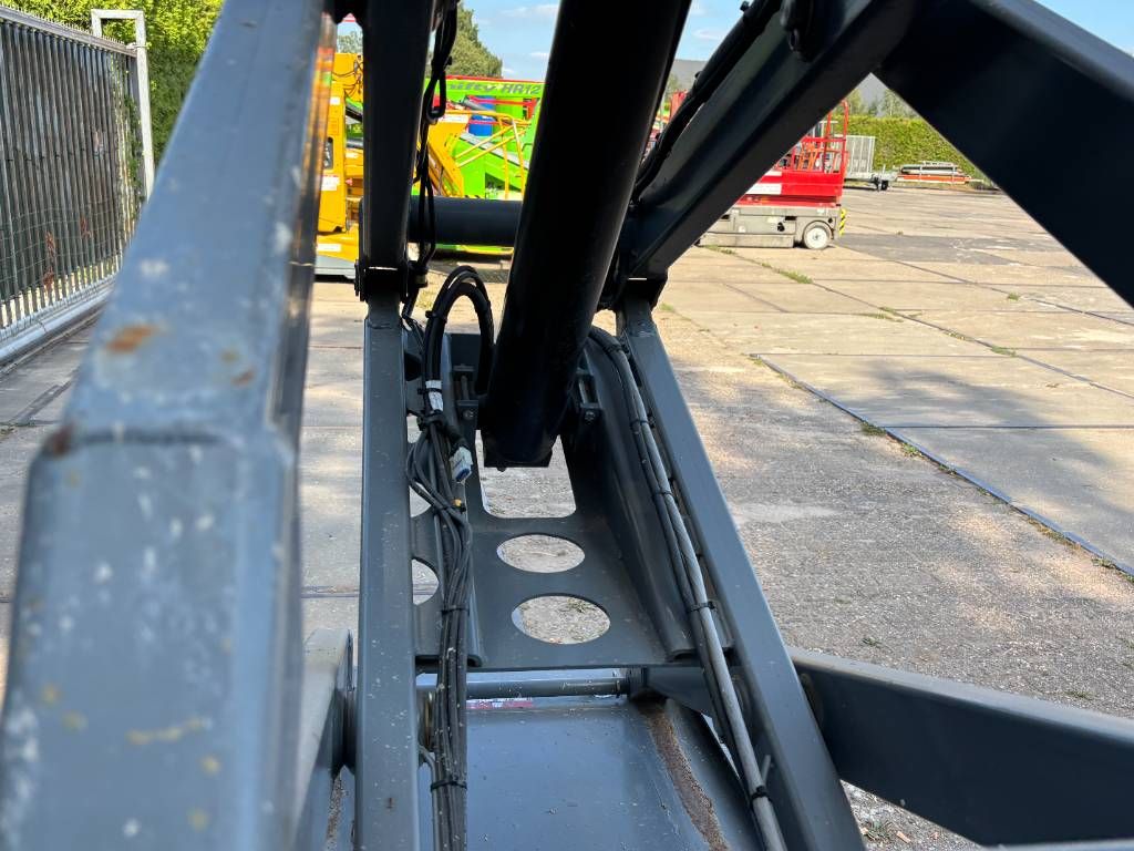 SkyJack SJIII3219 schaarhoogwerker 8m hoogwerker skyjack