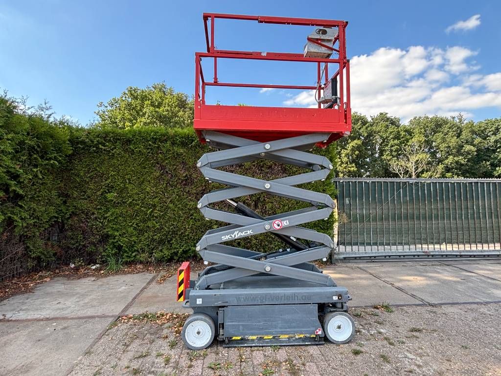 SkyJack SJ III 3219 hoogwerker schaarhoogwerker 8m skyjack