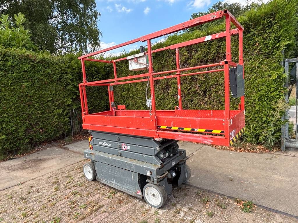 SkyJack SJ III 3219 8m schaarhoogwerker schaarlift 8m