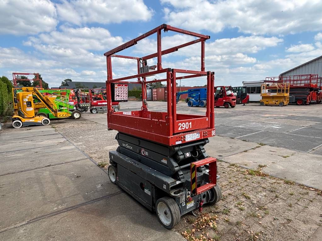 SkyJack SJ III 3219 8m schaarhoogwerker schaarlift 8m