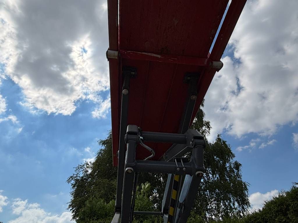 SkyJack SJ III 3219 8m schaarhoogwerker schaarlift 8m