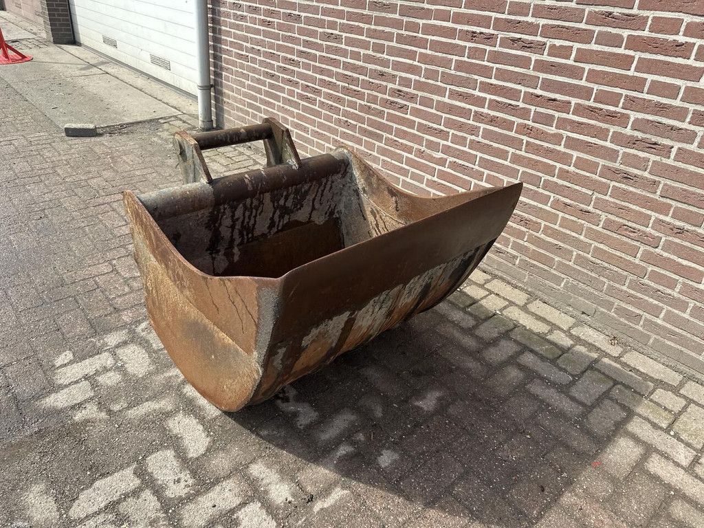 S60 grading bucket