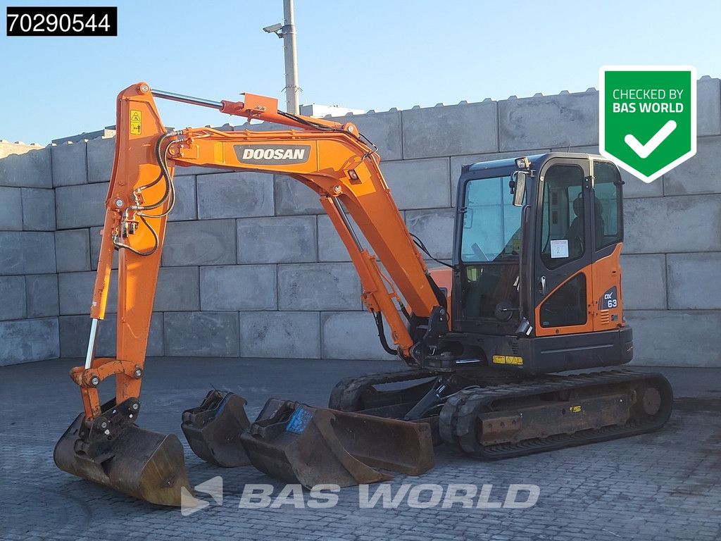 Doosan DX63-3