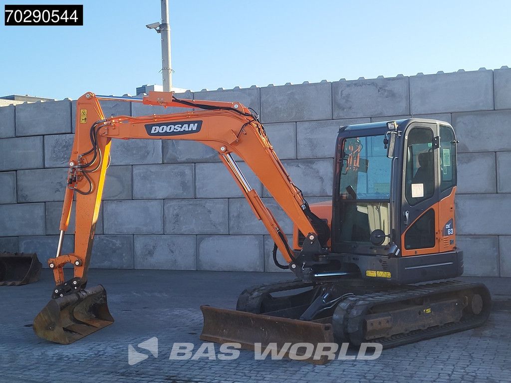 Doosan DX63-3