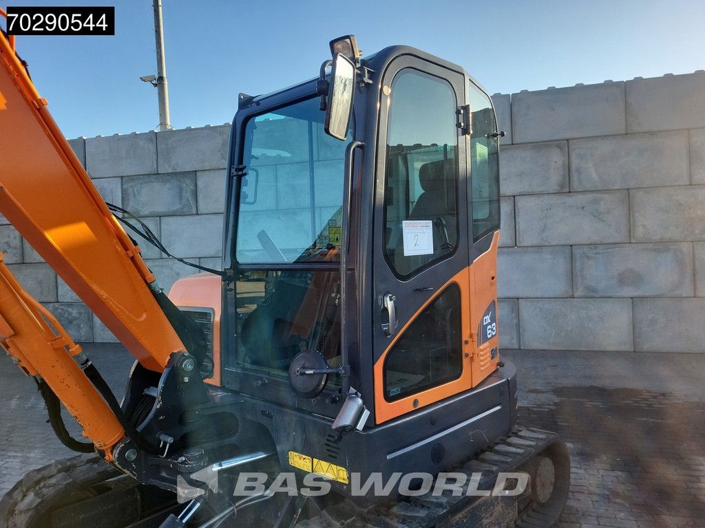 Doosan DX63-3