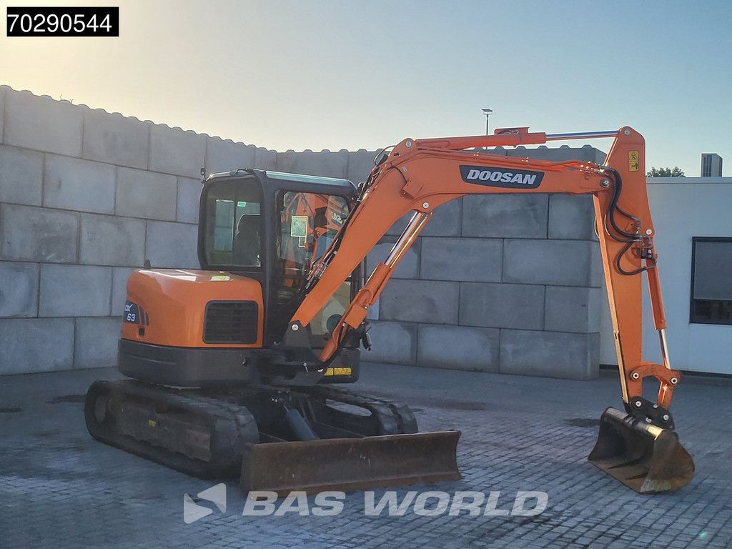 Doosan DX63-3