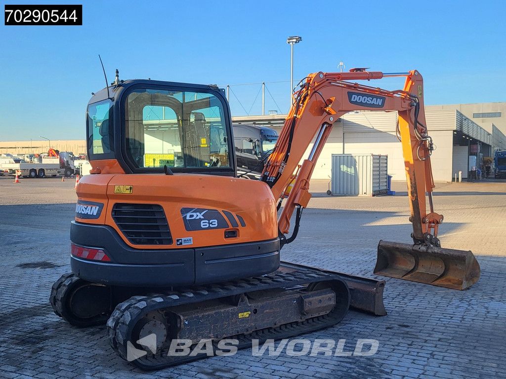 Doosan DX63-3