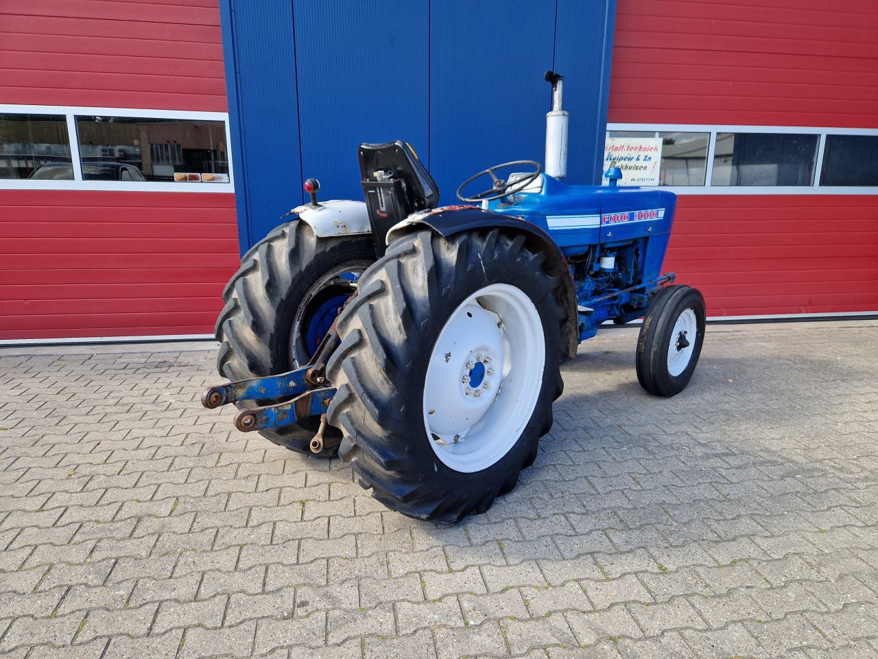 FORD 3000 SMALSPOOR TRACTOR MET KENTEKEN