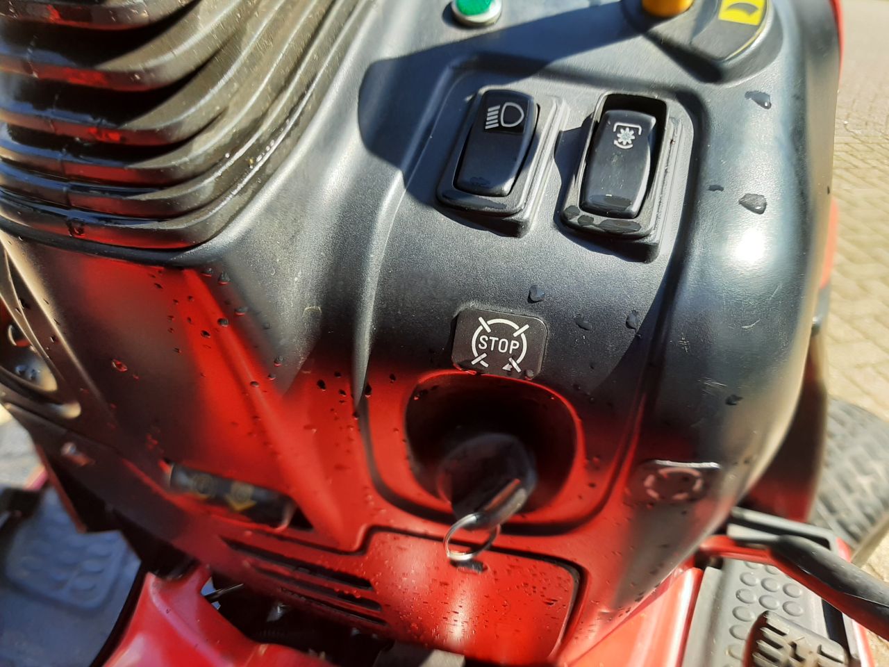 Cub Cadet 5264 diesel minitrekker met midden maaidek