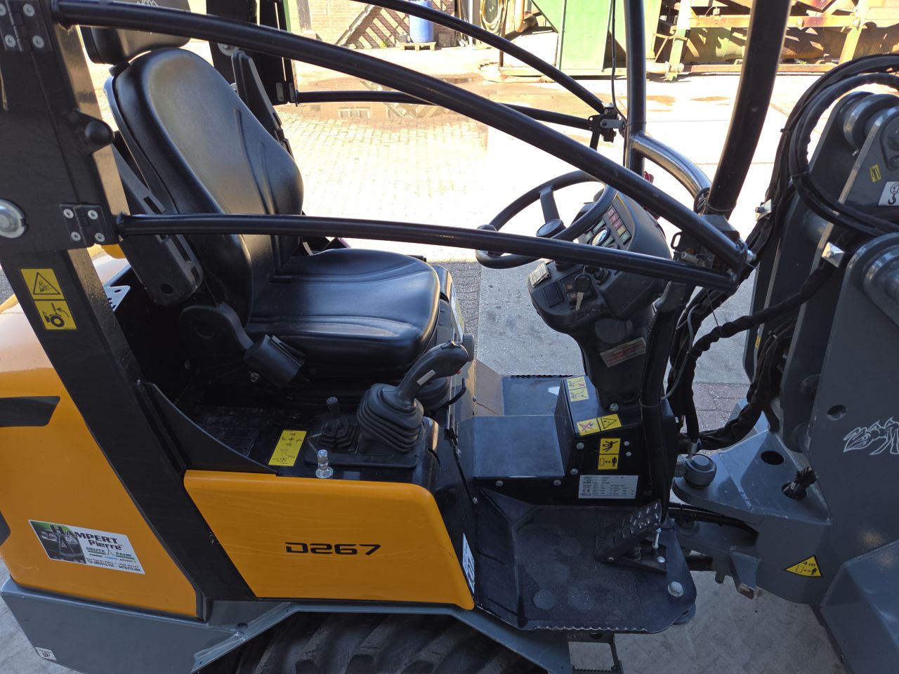 Giant D267-337