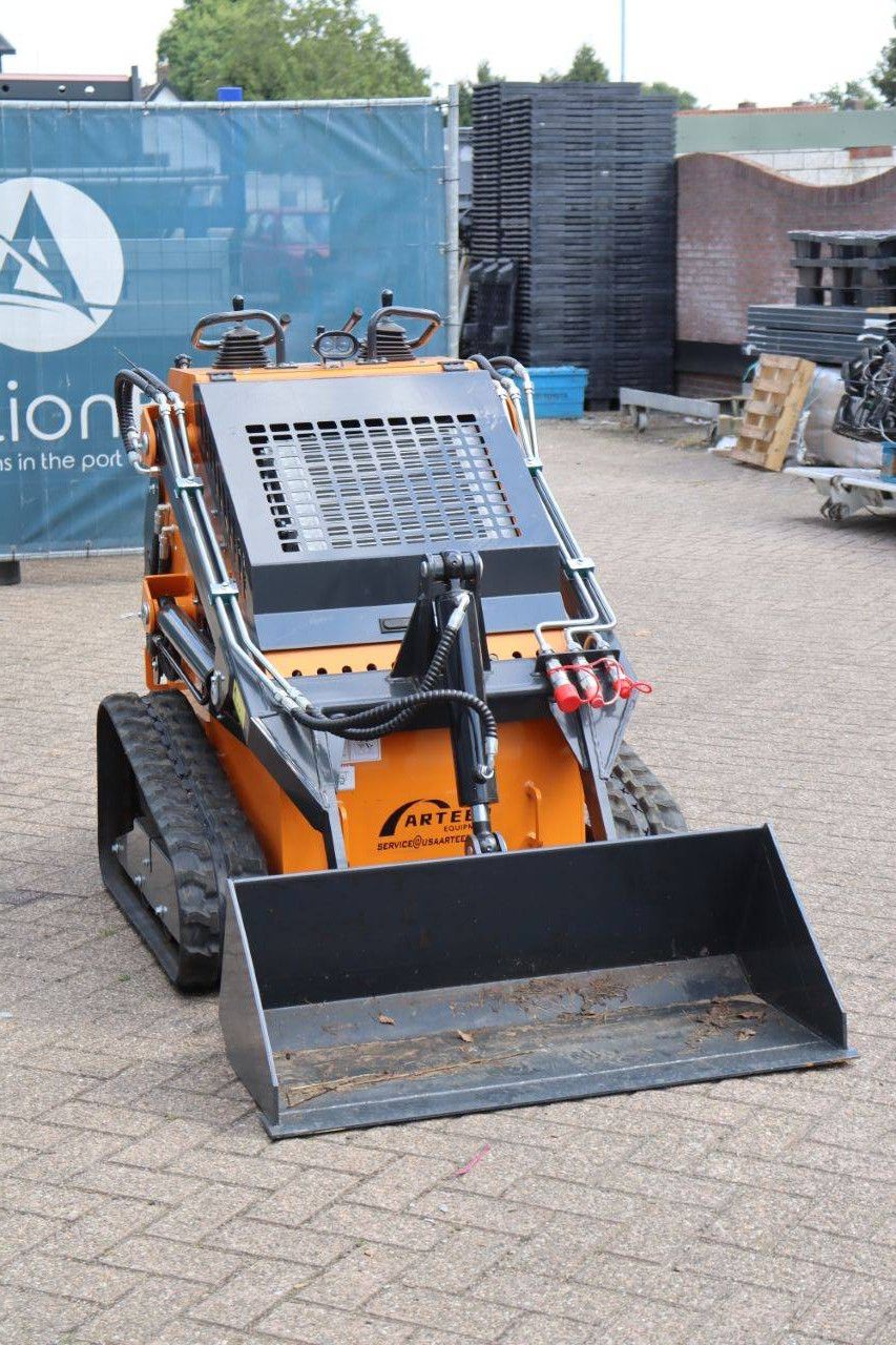 Kompaktlader Arteer QB-480 Benzin 24 PS 2025 Neu