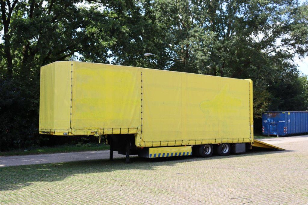 Curtainsider trailer Broshuis 2ASD-36 1987
