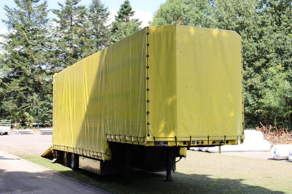 Curtainsider trailer Broshuis 2ASD-36 1987