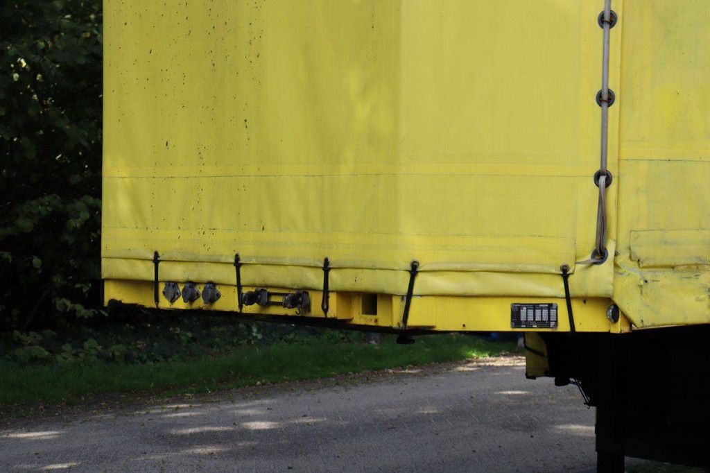 Curtainsider trailer Broshuis 2ASD-36 1987