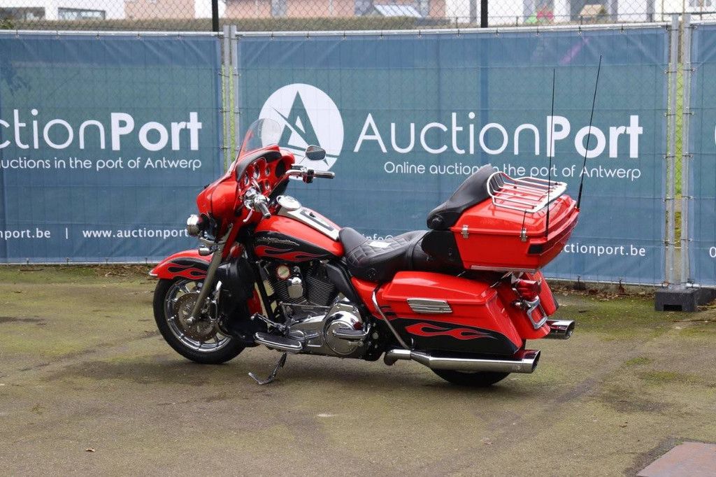 Motorcycle Harley-Davidson Ultra Glide CVO Petrol 2010