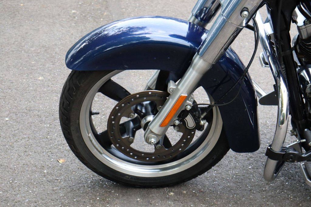 Harley-Davidson DYNA Switchback Benzine 2013